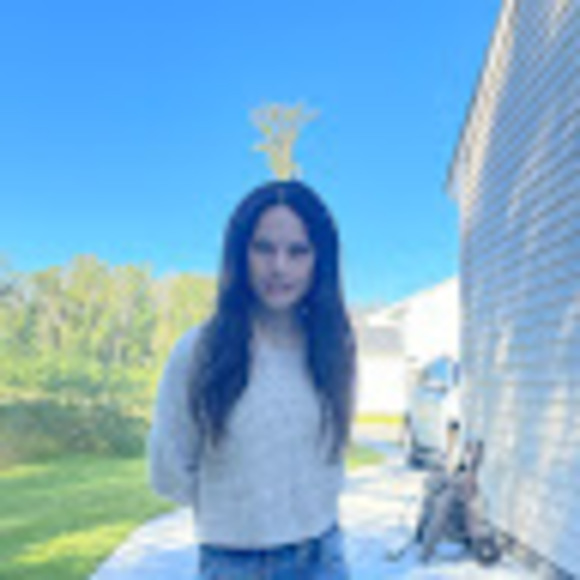 Meet your Posher, Sarah - Picture 1 of 1